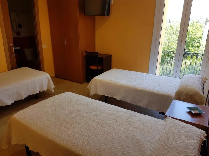 Standard Triple room