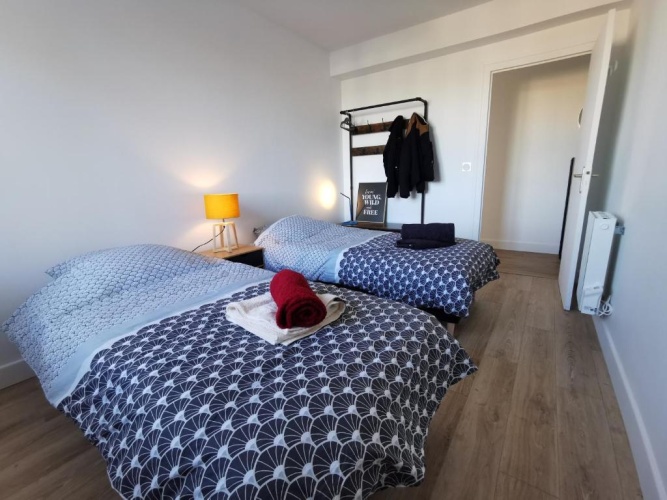 2 Bedrooms Apartment