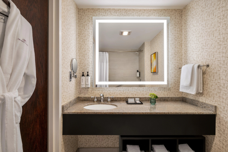 Crowne Plaza Edison photo 10