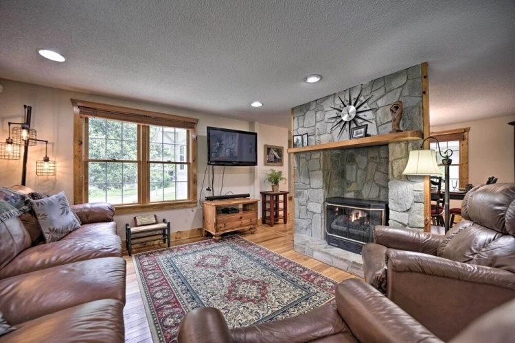 3 Bedrooms Cottage with balcony