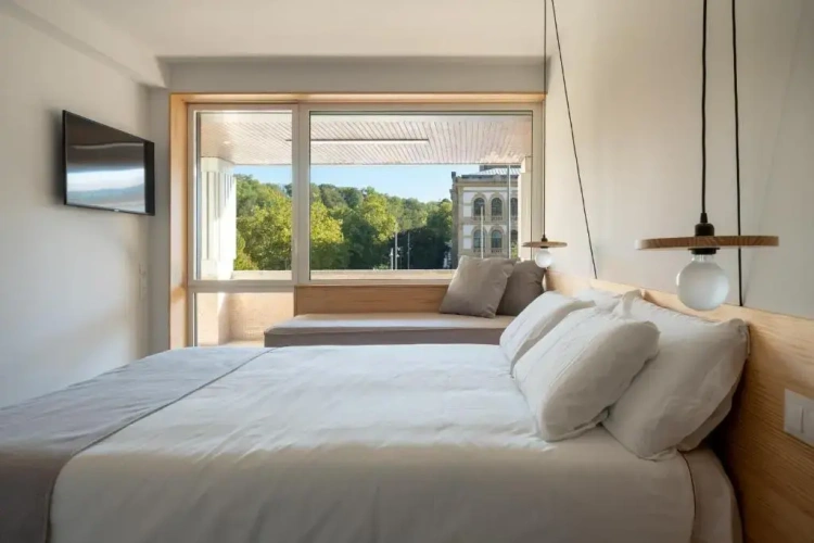 Superior Double room with city view