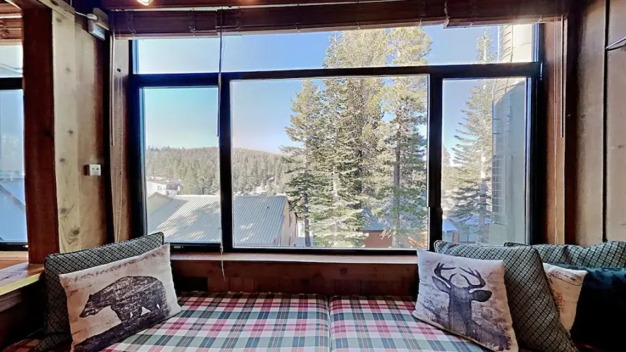 572 2 Bedroom Condo