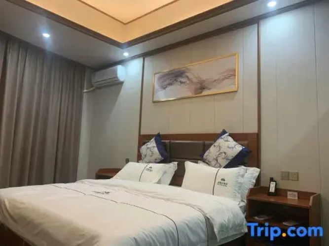 Mengla Yunpeng Grand Hotel