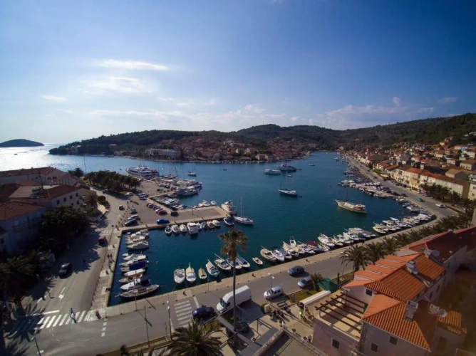 1 Bedroom Apartment with sea view