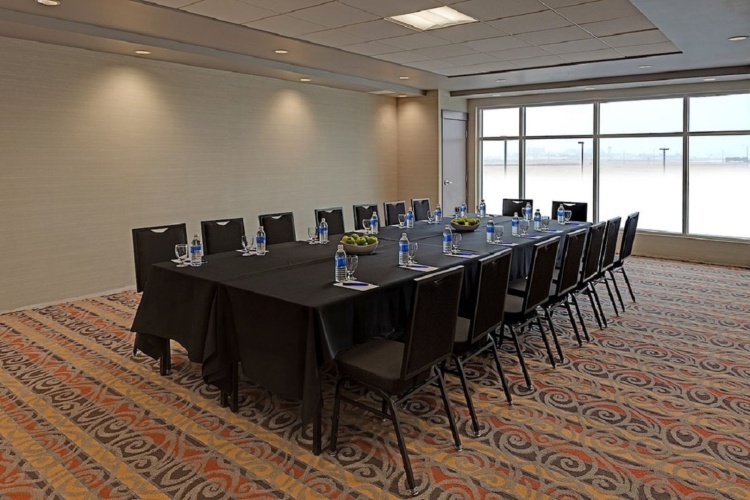 Hotel Clique Calgary Airport photo 12
