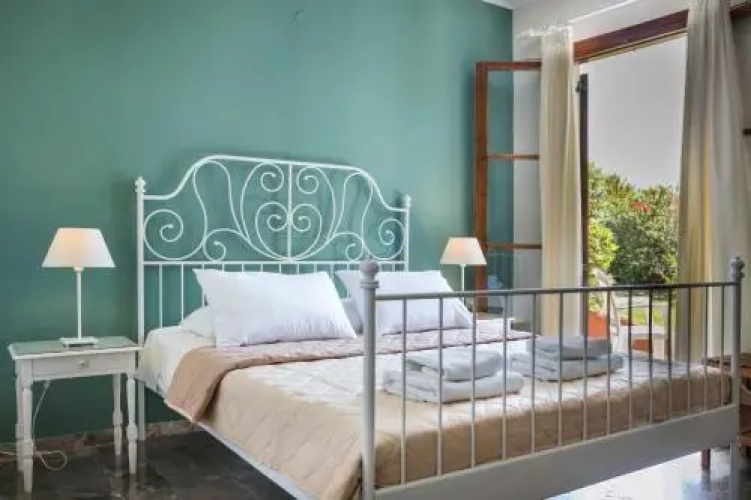 Dendrolivano Studios & Apartments