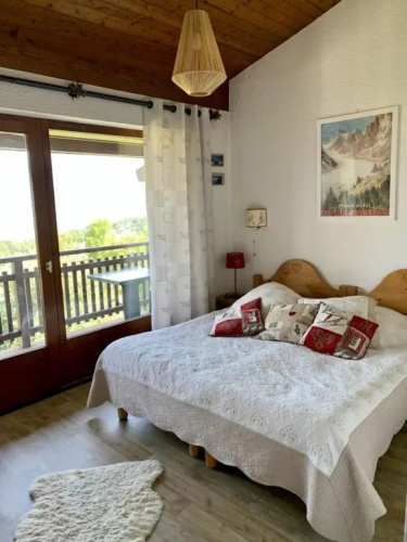 Beautiful apartment with BALCONY and GREAT view !