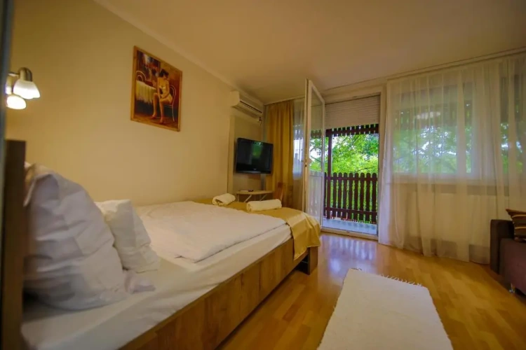 3 Bedrooms Cottage