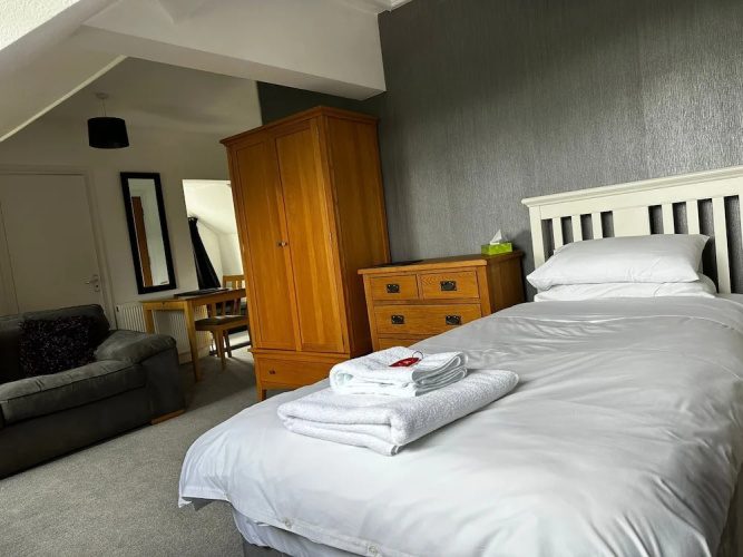 Headlands - Room Only Accommodation