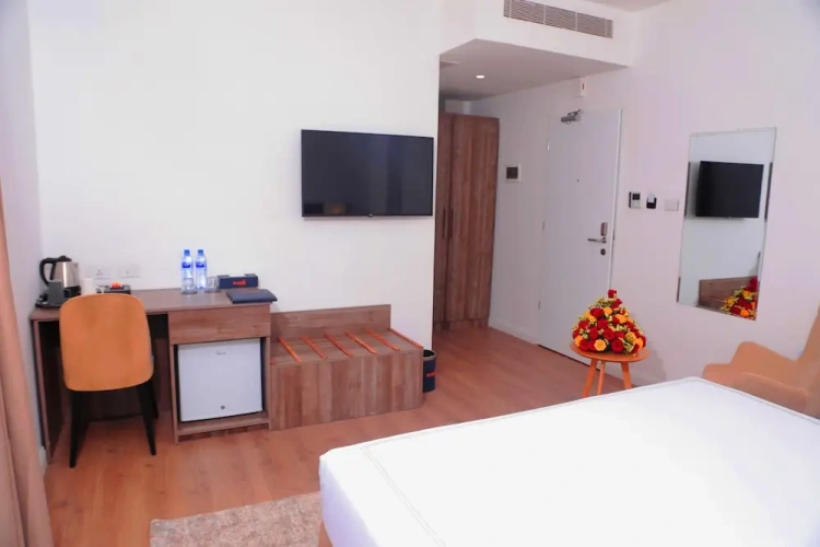 Standard Single Club room