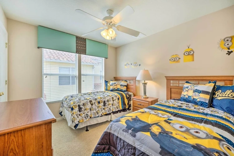 4 Bedrooms Apartment