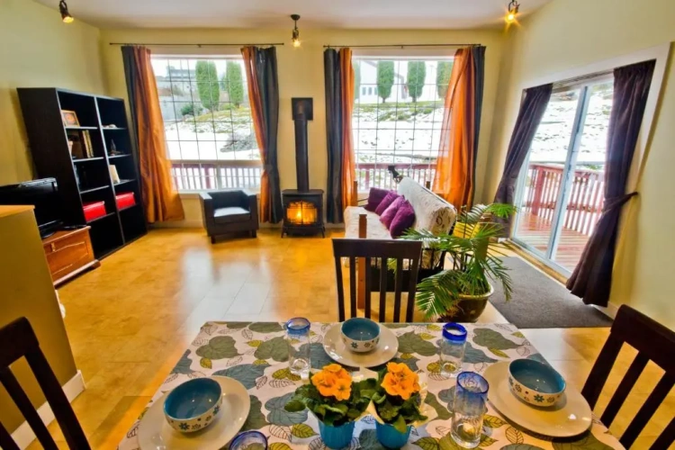 2 Bedrooms Apartment