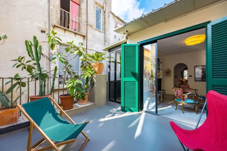 2 Bedrooms Apartment