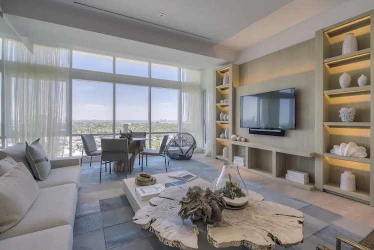 2 2 City View Penthouse Ph1615