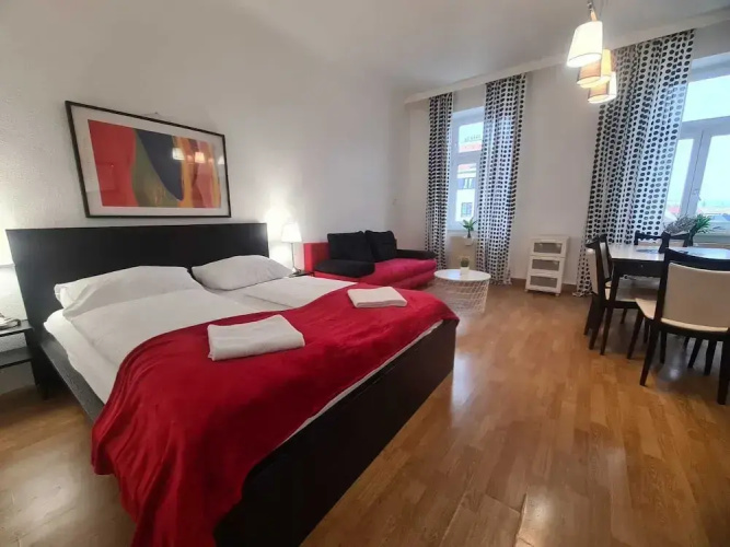 Chic 2BR Apt Downtown Long Stay