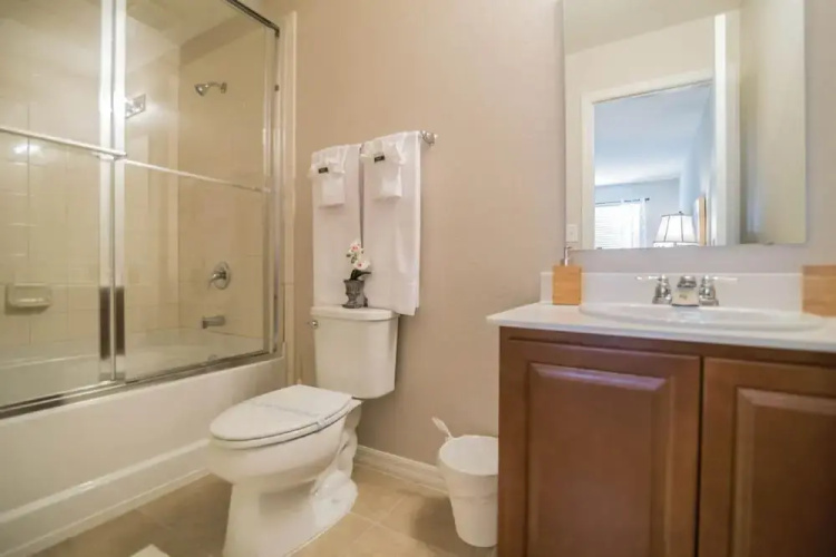 5135 Compass Bay