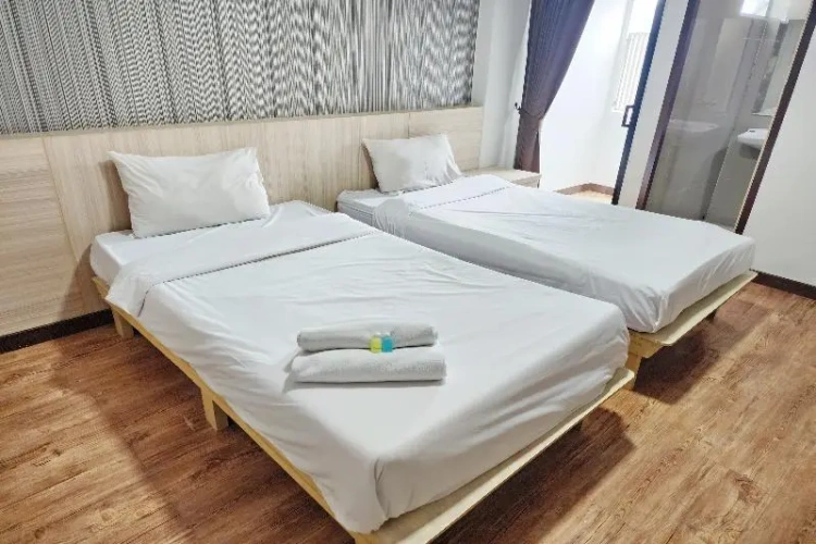 Standard Twin room with balcony