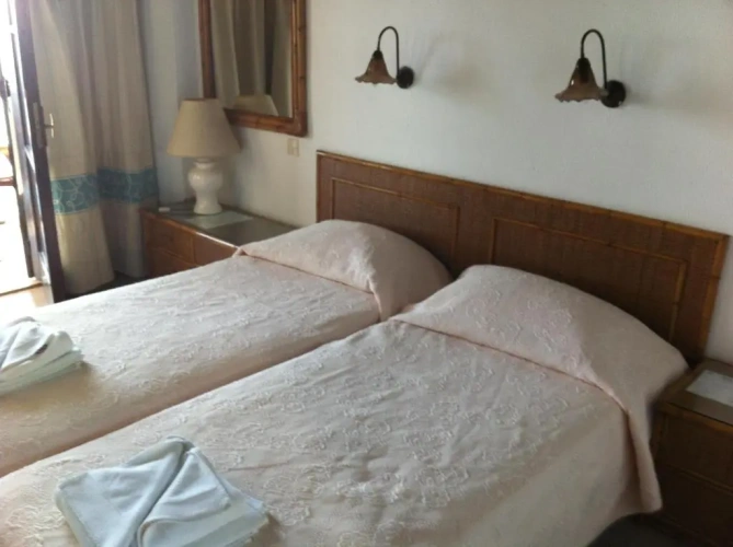 Standard Twin room with sea view