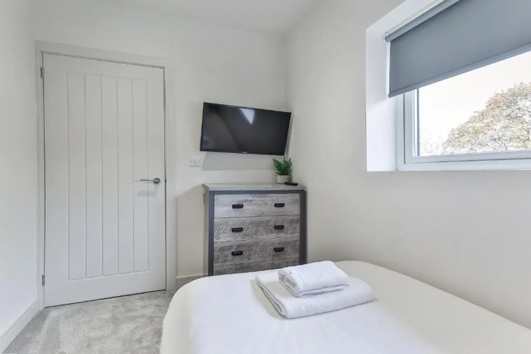 3 Bedrooms Cottage