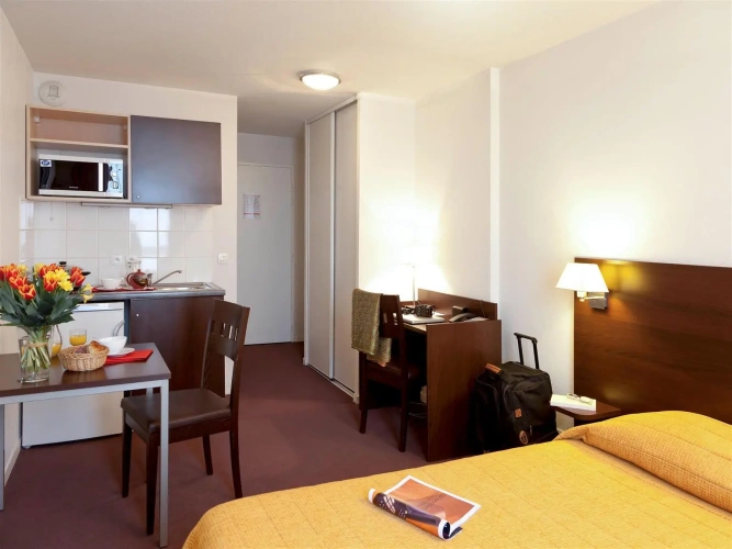 1 Bedroom Apartment