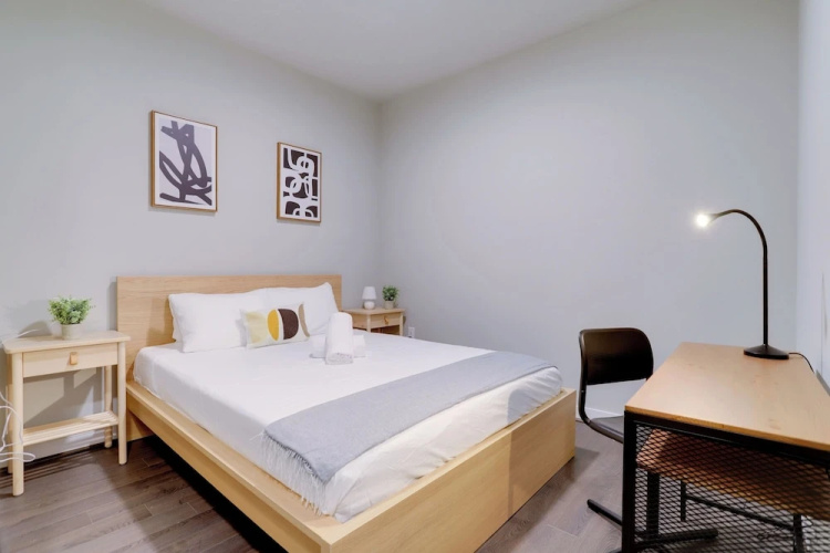 Bright Apartment with Great Amenities