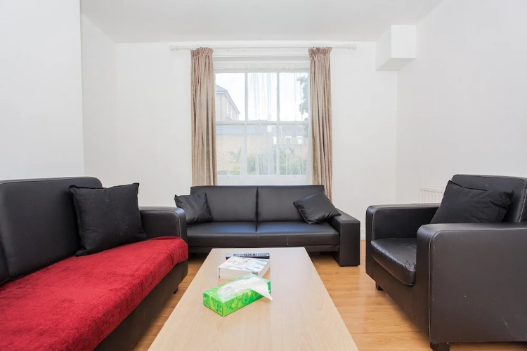Spacious Shepherds Bush Apartment With Garden