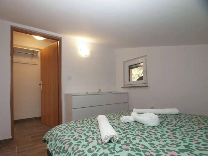Apartment 1975