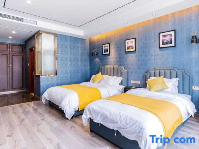 6 Bedrooms Suite
