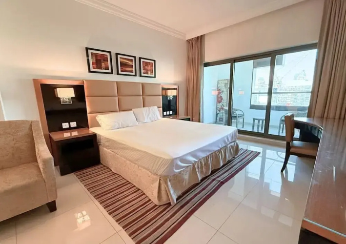 Capital Bay Comfort Studio city view