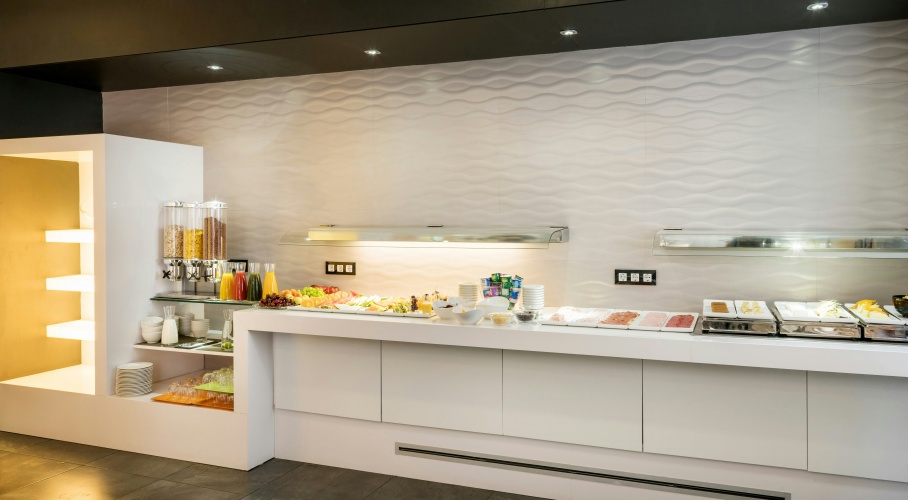 Hotel Ilunion Romareda photo 15