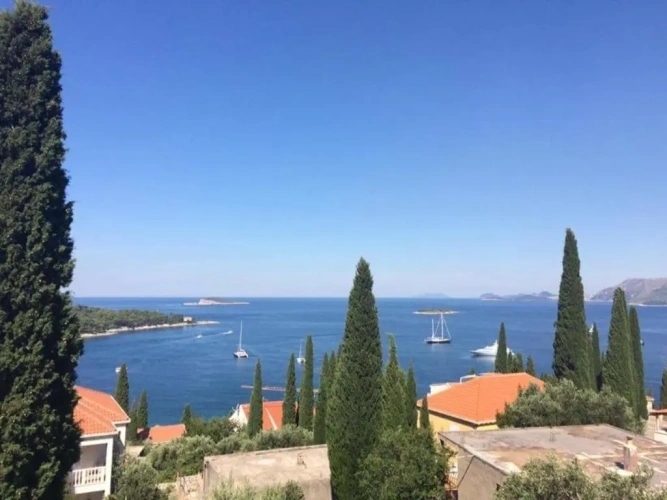 2 Bedrooms Apartment with sea view