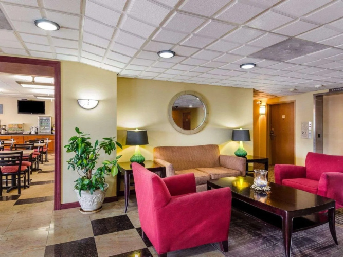 Comfort Inn & Suites Fall River