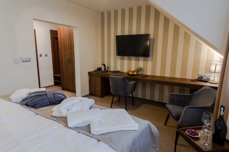 Superior Triple room