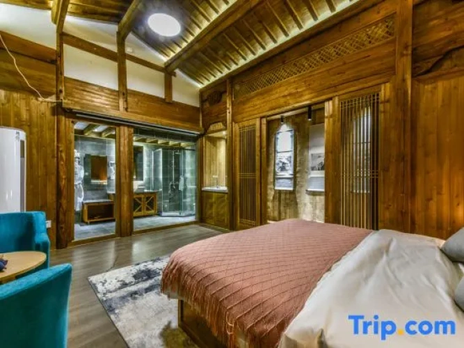 Double Suite with courtyard view
