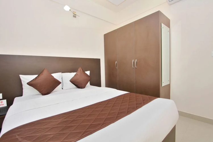 OYO 9931 Hotel Bali Square