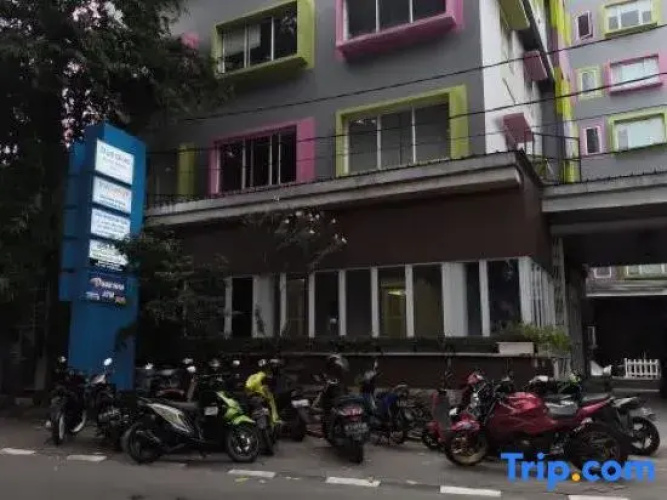 True Blue Bunga Bunga Hotel Pasar Baru