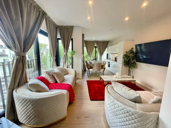 Deluxe Apartment