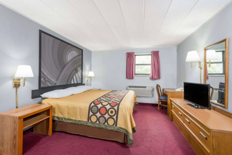 Super 8 By Wyndham Elyria photo 7