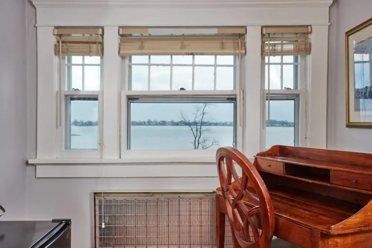 Inn at Longshore