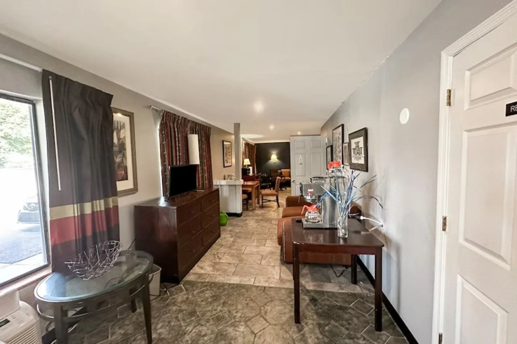 Executive Inn Ridgeway I-77
