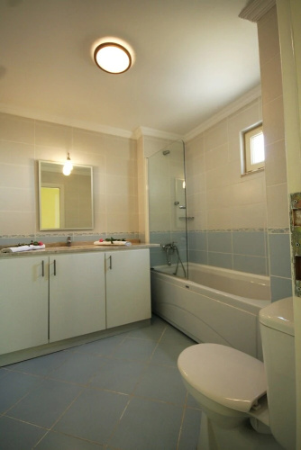 Important Group Turqouise Homes  Garnet