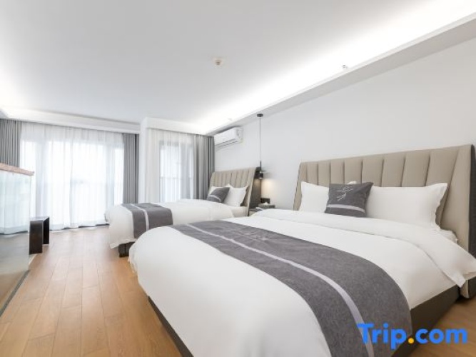 Deluxe Twin Duplex room with balcony