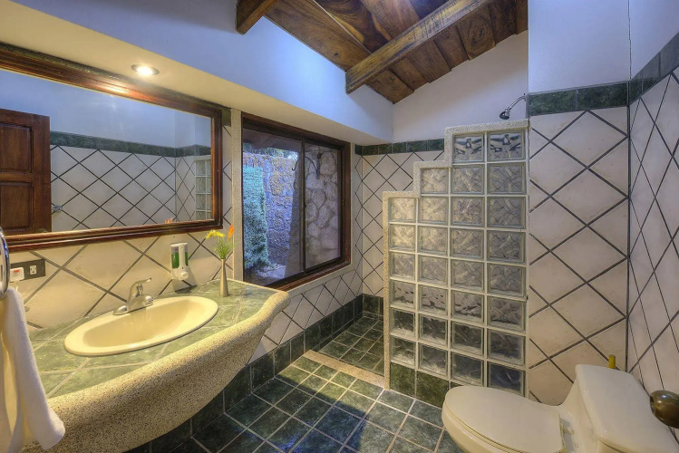 Hacienda La Pacífica Eco-Lodge