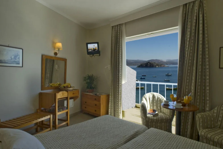 Dolfin Hotel