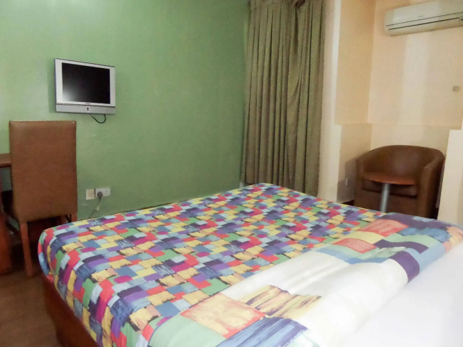 Le Real Hotel