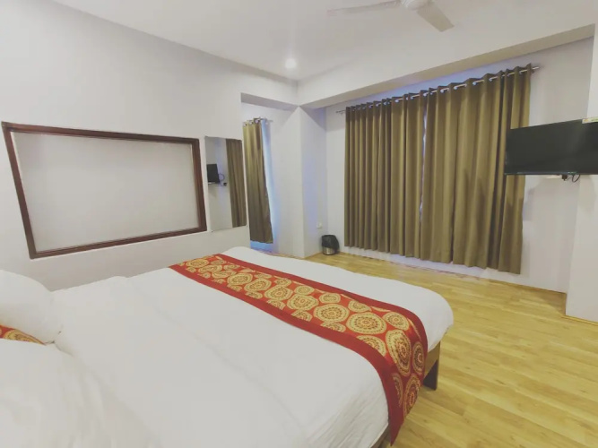 Hotel Apricot Inn