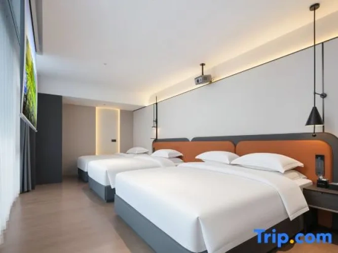 Deluxe Family Suite with river view