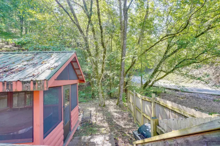'just Fur Relaxin' Sevierville Cabin w/ Hot Tub!