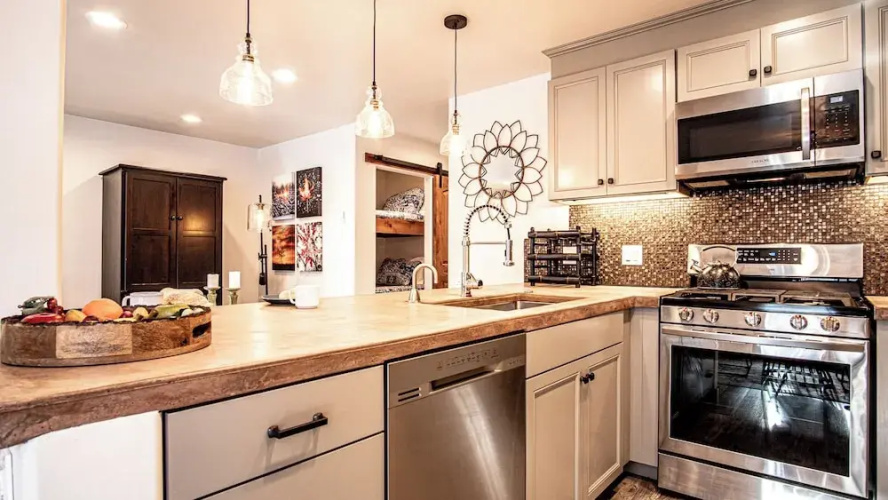 Sun Valley Condo 123