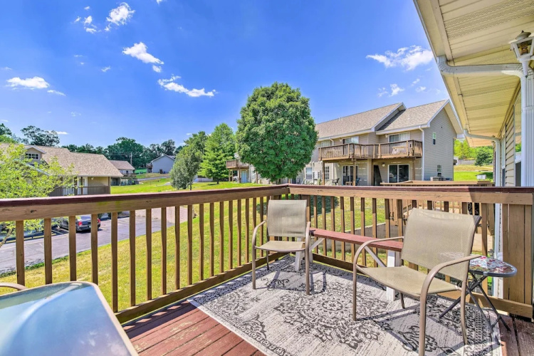 Cozy & Convenient Branson Condo w/ Balcony!